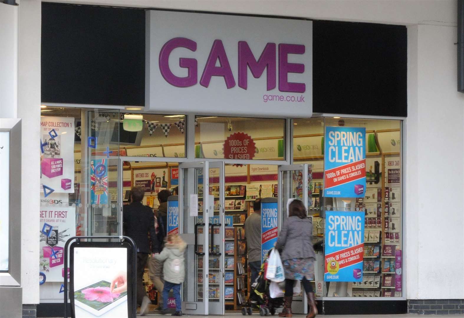 GAME store in Westwood Cross threatened with closure PICTURE WAYNE McCABE 31.03.2012 CONTACT Wayne McCabe home 01303 772828 mobile 07813 181904 wayne@wmccabephoto.co.uk 17 Richmond St, Folkestone, Kent, CT19 4JB (42936747)