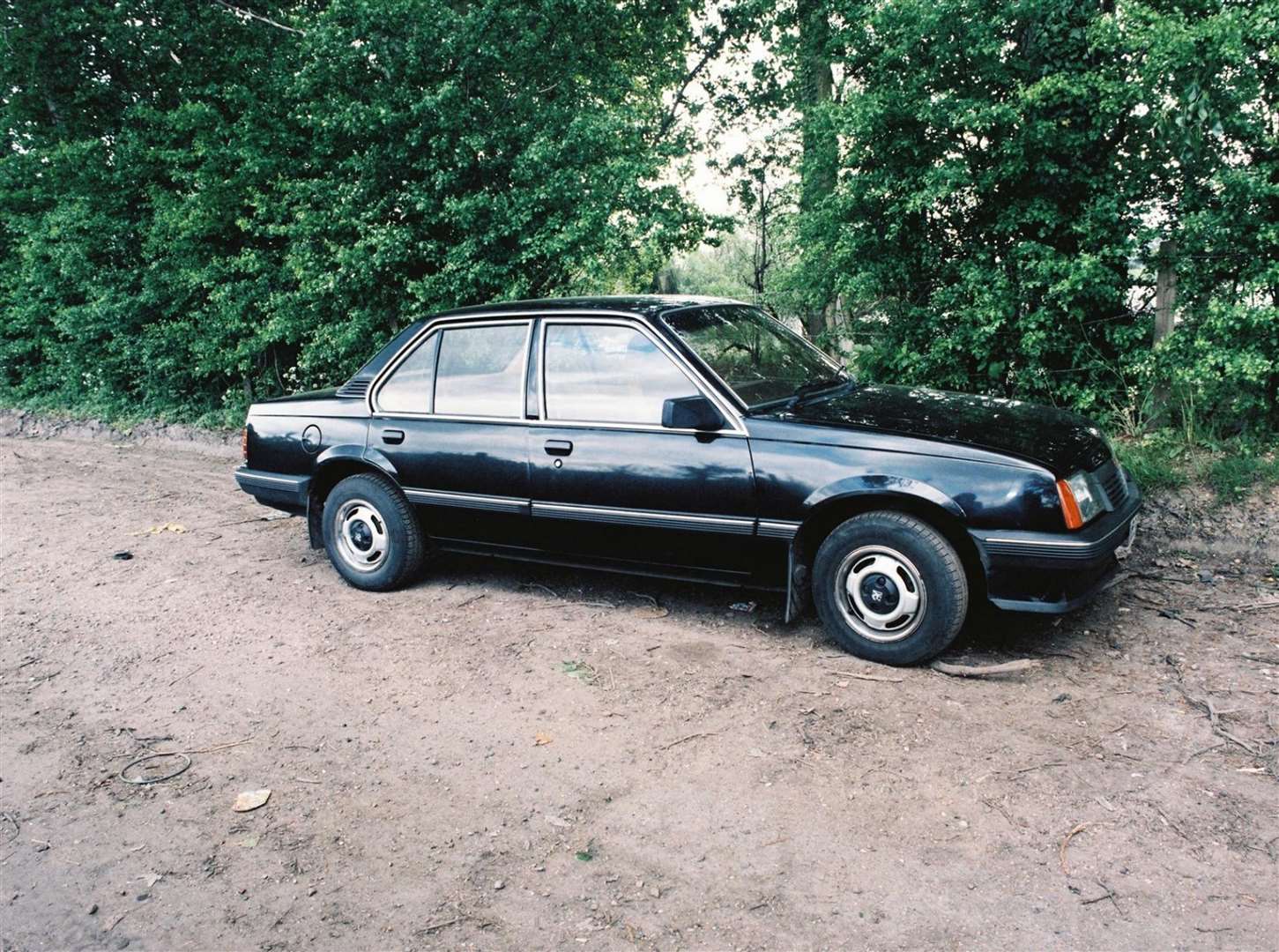 Shani Warren’s Vauxhall Cavalier GL car (Thames Valley Police/PA)