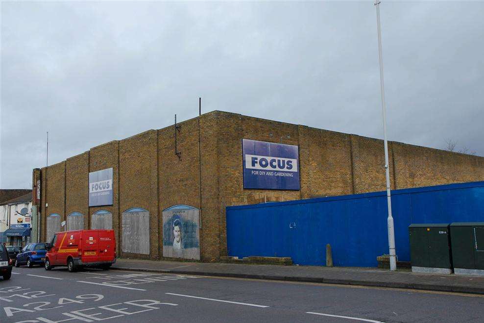 The Former Focus store will reopen as a Lidl in April 2015