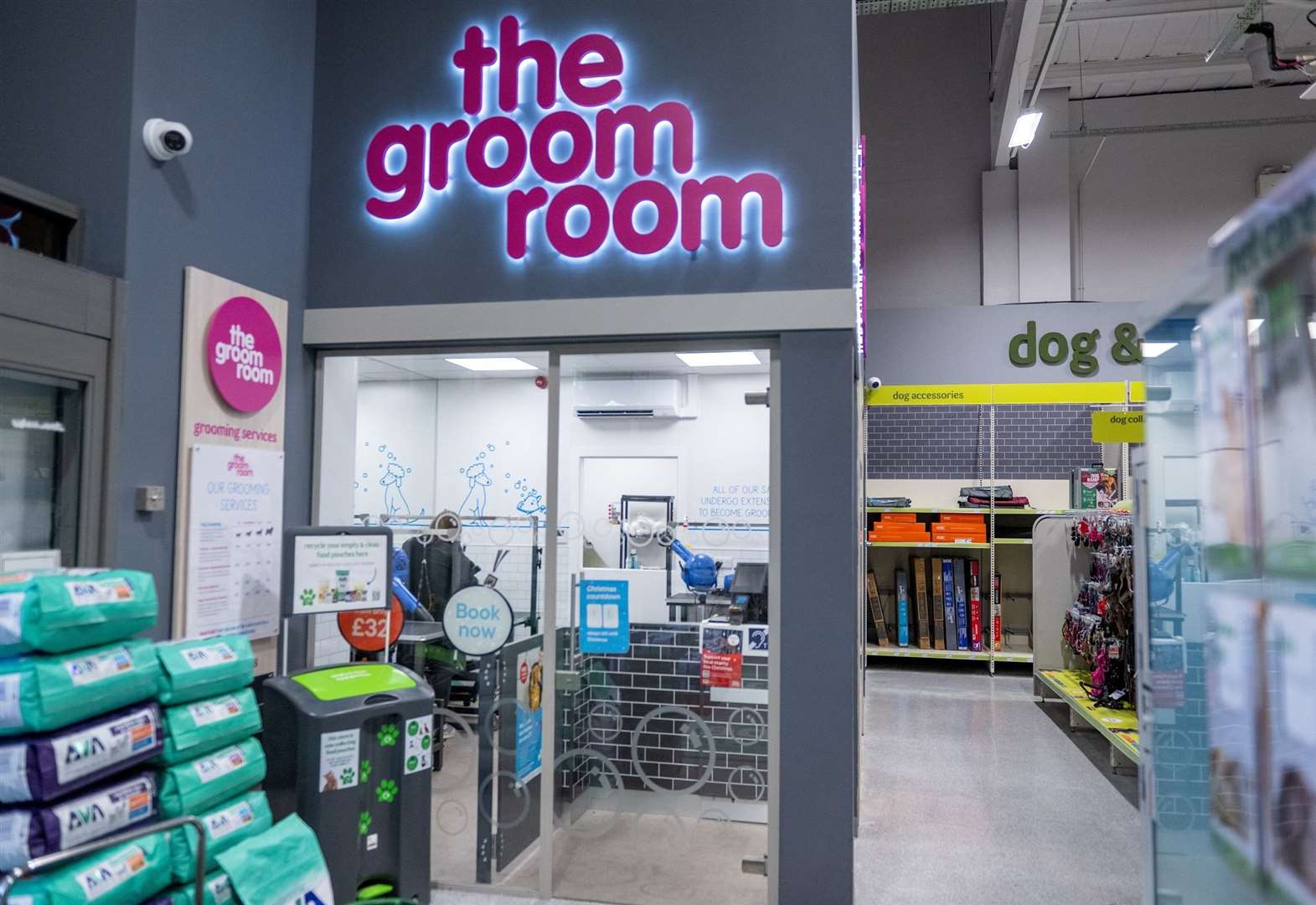 Pets at home groom room hot sale opening times