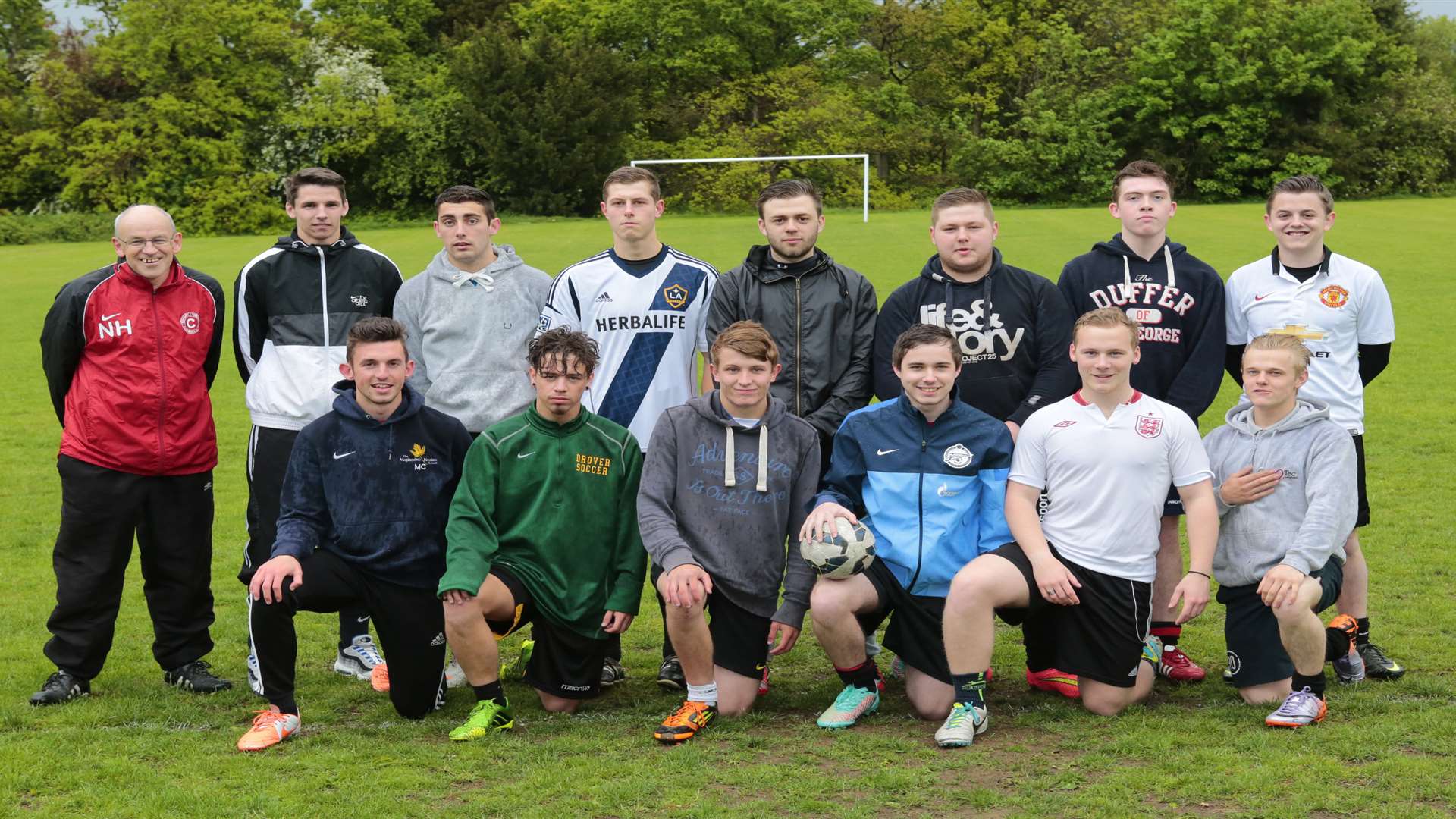 Coxheath football team and manager Neil Hadley