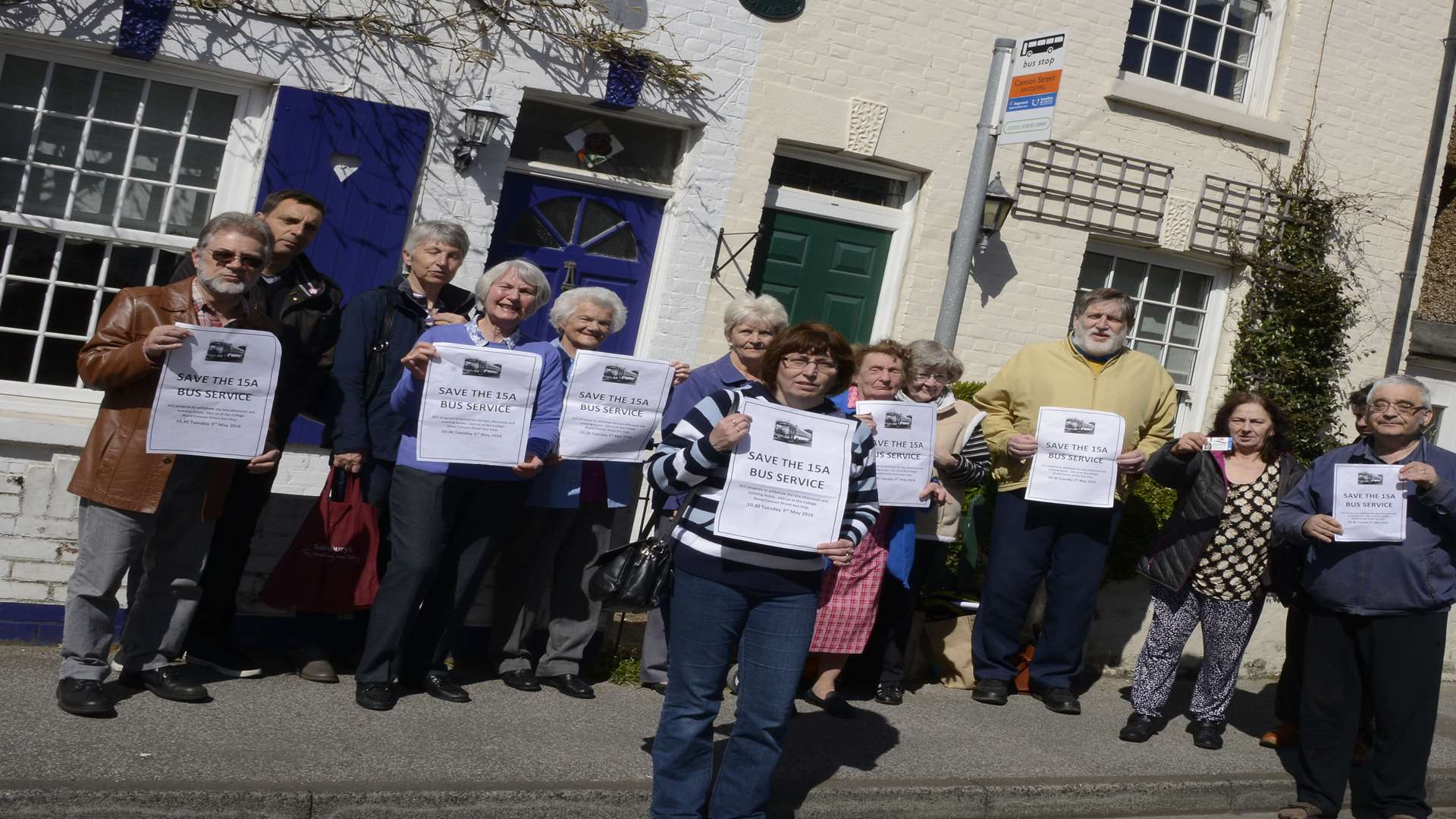 Residents who use the 15 and 15a bus protest at its withdrawl