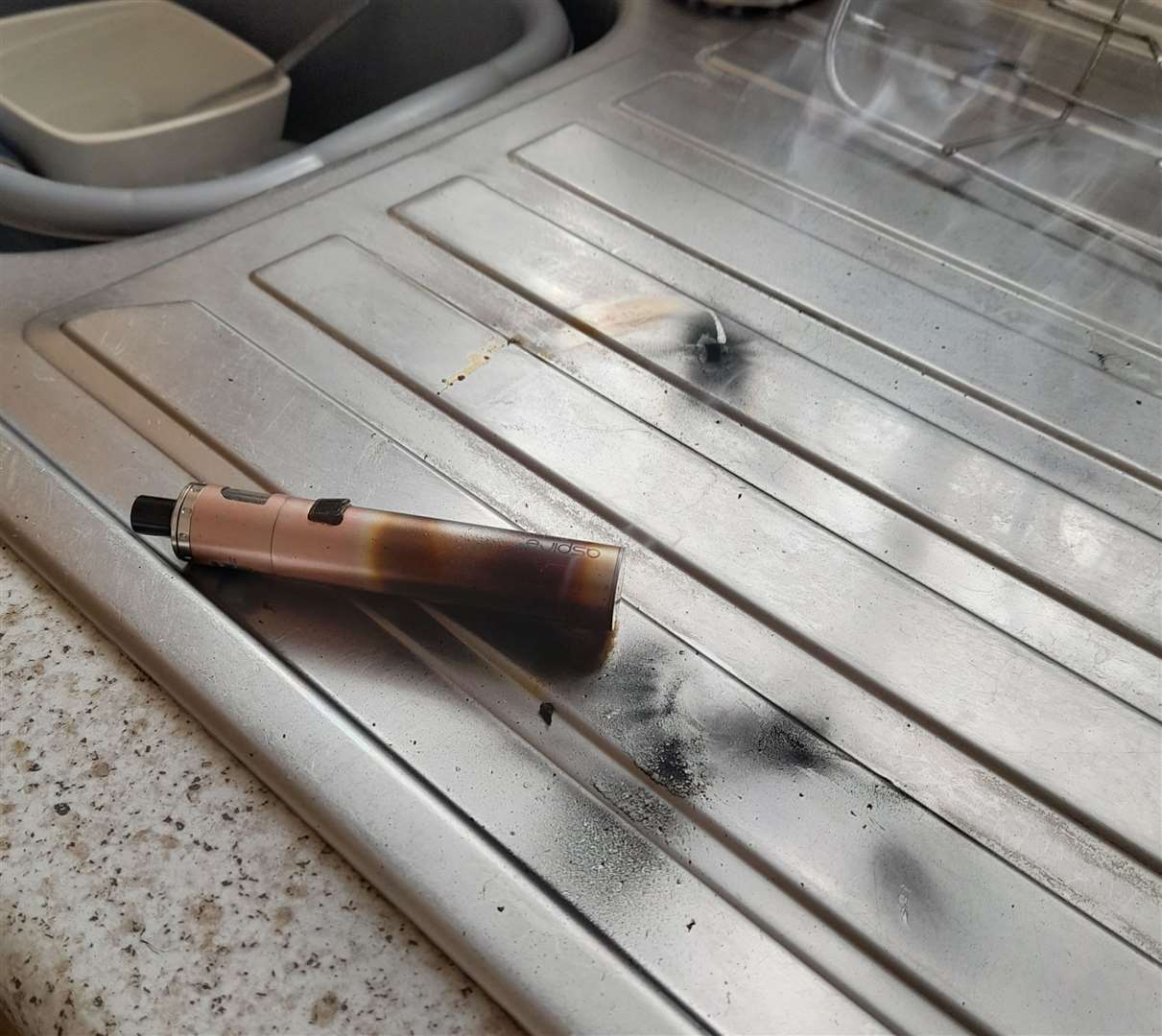 The damaged vape