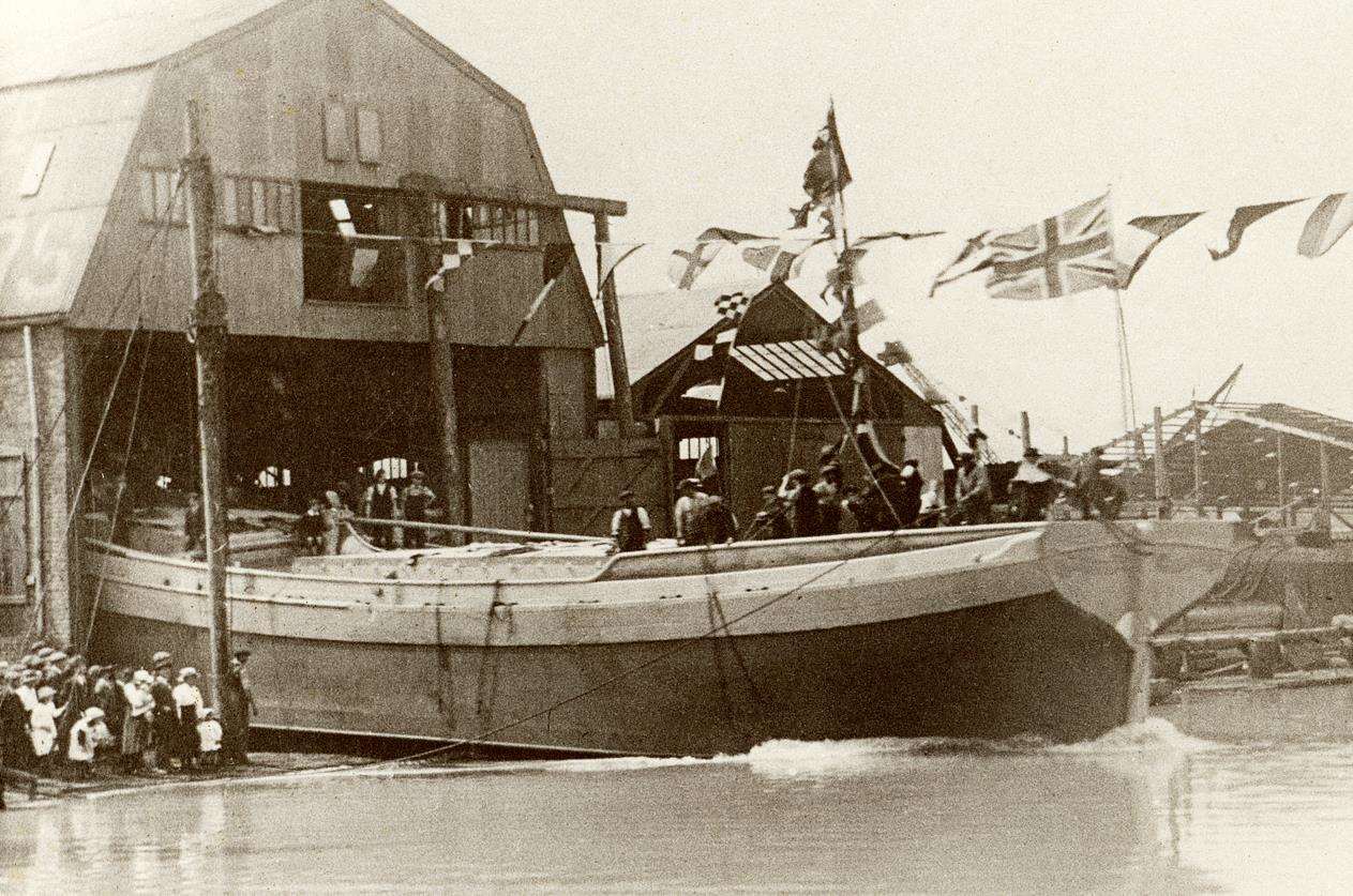 The sailing barge Raybel has received nearly £40,000 of funding to be restored