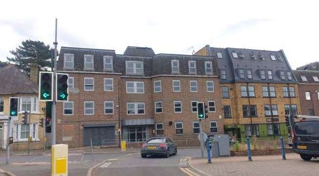 The building seen from the road (on the left of the block)