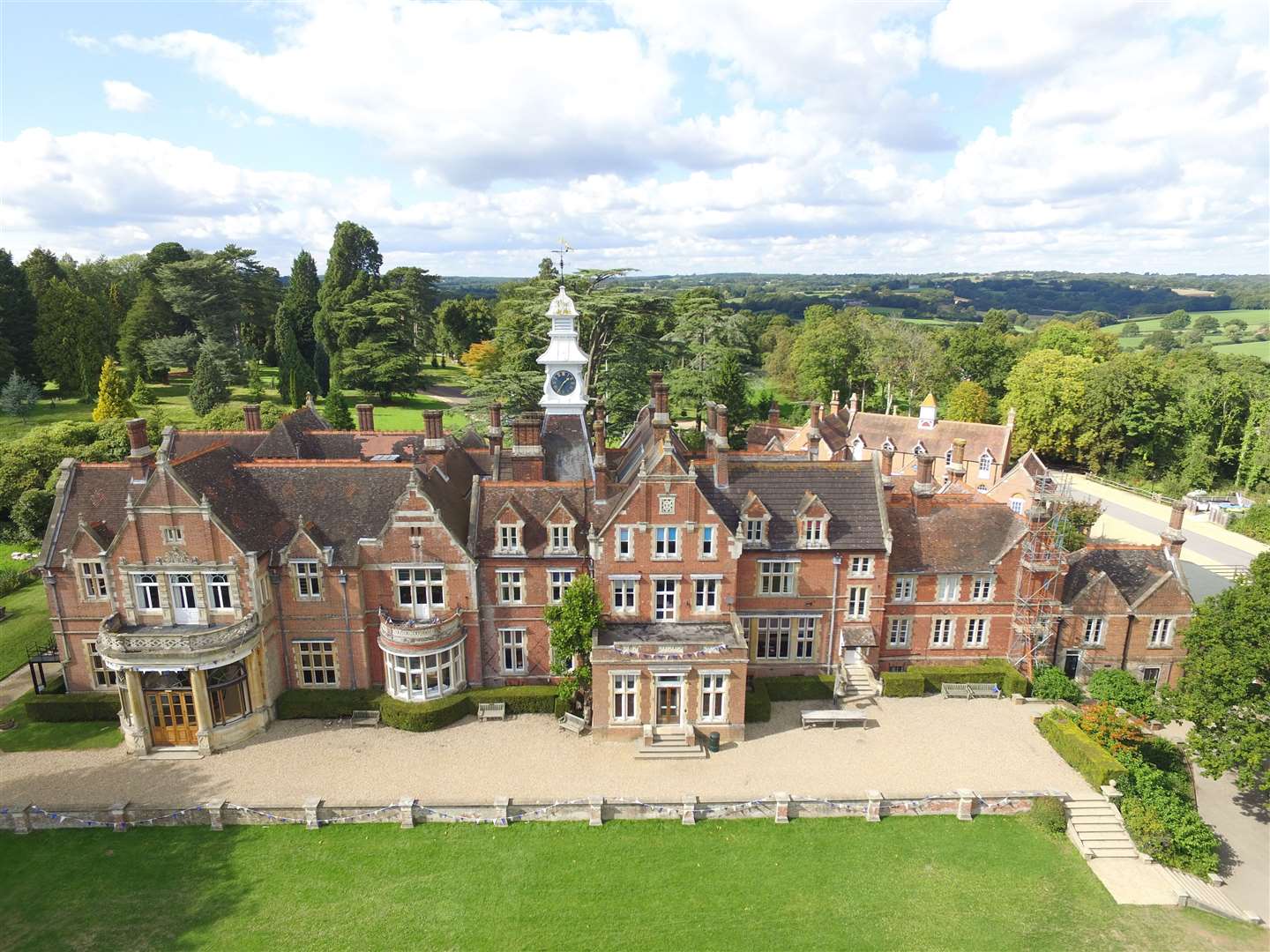 Saint Ronan's School in Hawkhurst has been forced to close following a nearby cash machine theft