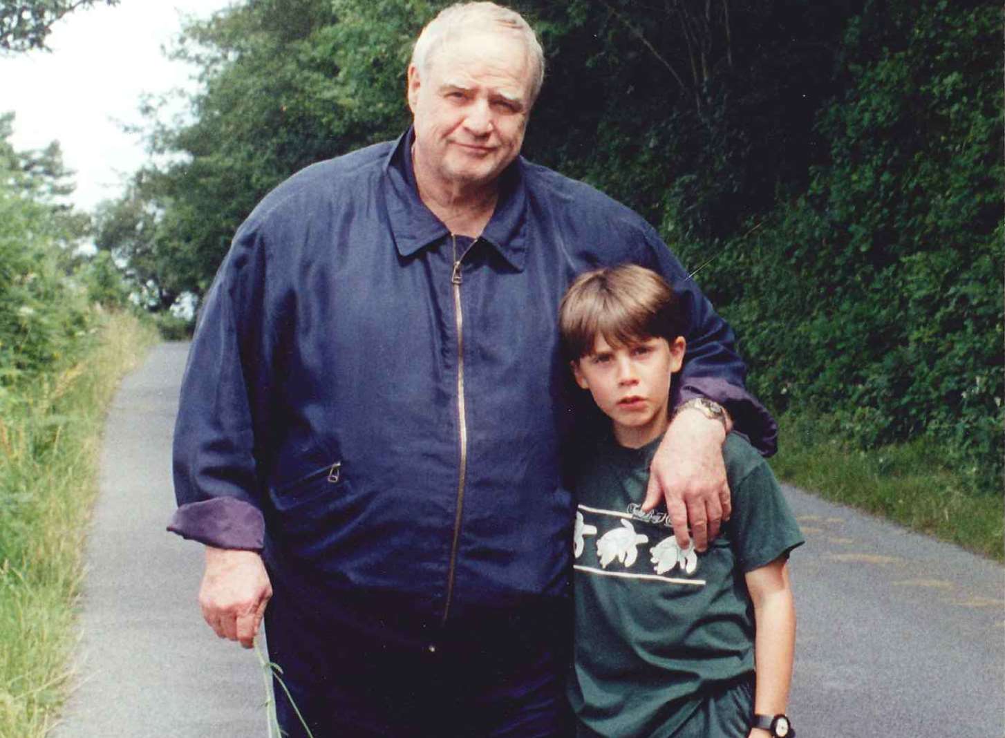 Hollywood star Marlon Brando in Owen's Court Lane, Selling, with his godson in 1996