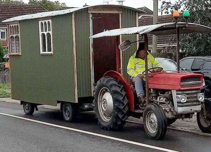 Steve Saunders' Massey Ferguson 135 on its tour around the UK. Picture: SWNS