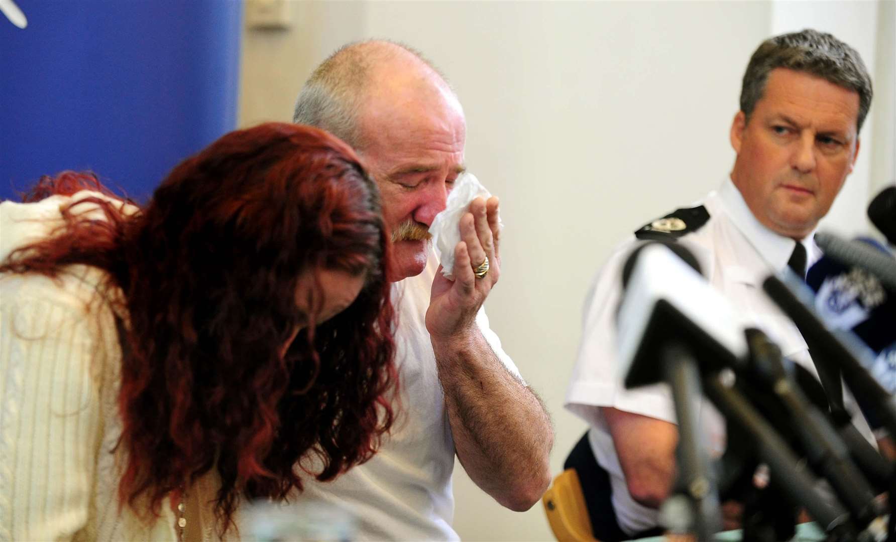 Mairead beside Mick Philpott at a press conference days after the fire (Rui Vieira/PA)