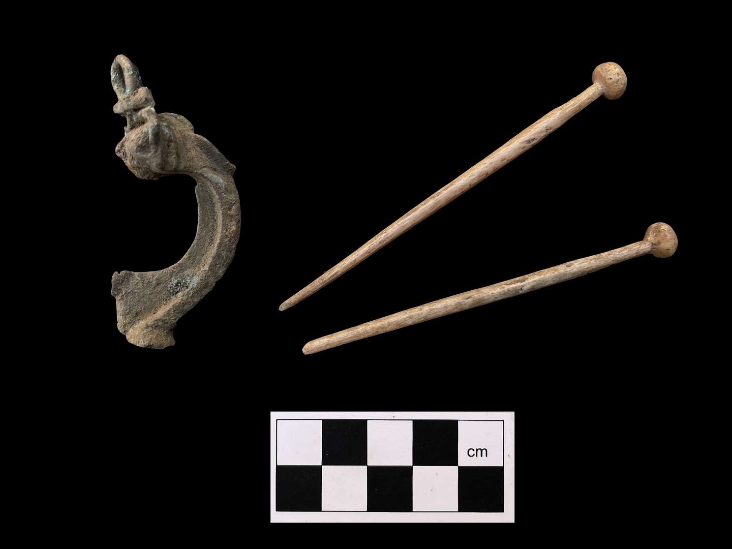 Roman brooches, coins, pottery and pins were also found during the dig (University of Leicester Archaeological Services/PA)