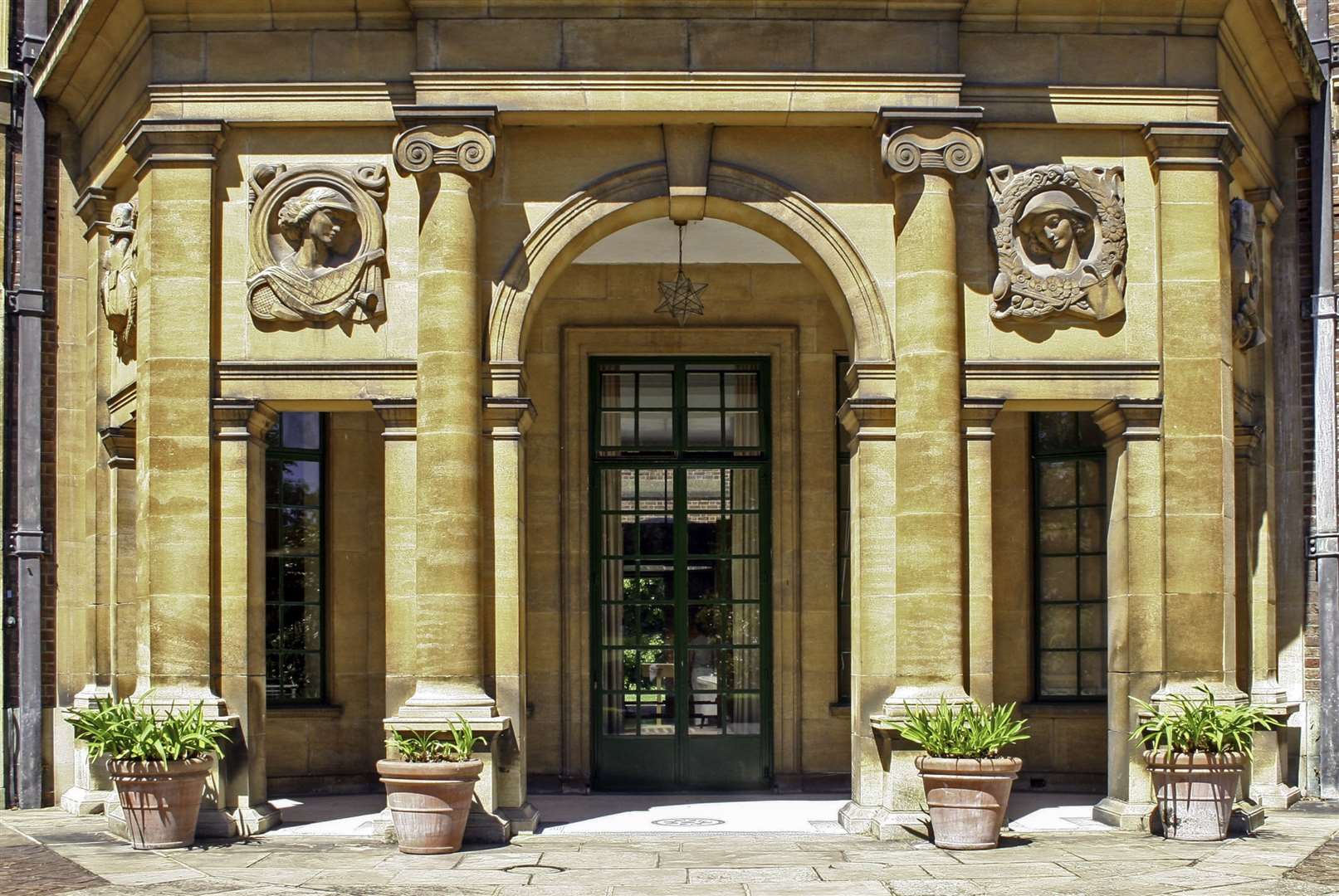 In the 1930s, millionaires Stephen and Virginia Courtauld saved the palace from decline and transformed it into a lavish home, infused with art deco architecture