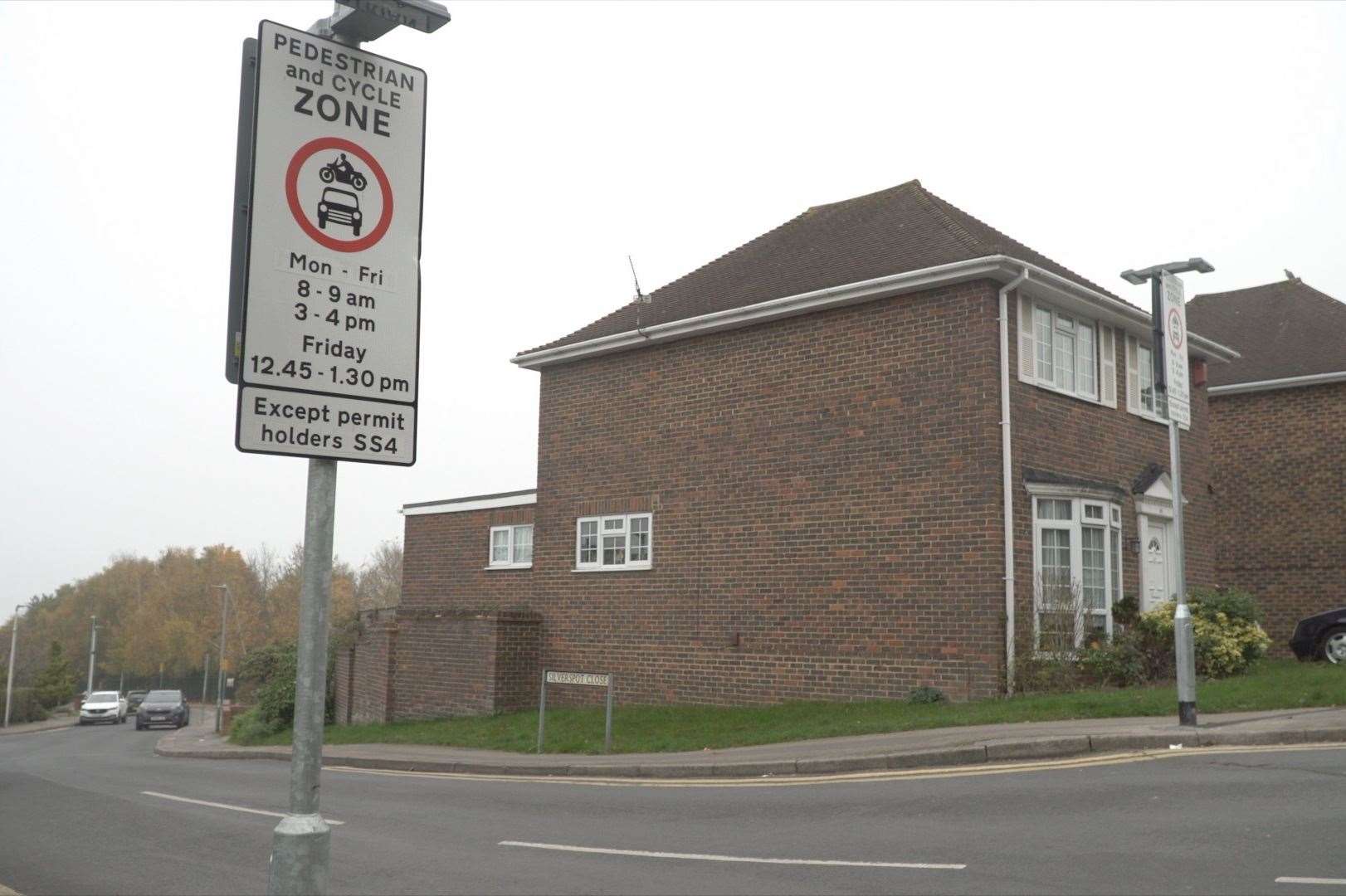 The School Streets scheme aims to improve safety of children walking to school