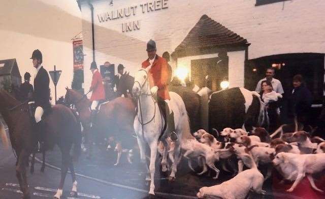 A great photograph fondly remembering times past, when the local hunt chose the Walnut Tree as a stopping off point