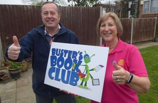 Paul Sutton and Hazel Sheehan of Strood Rotary (8020077)