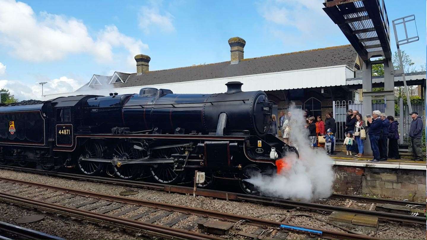 steam train day trips kent