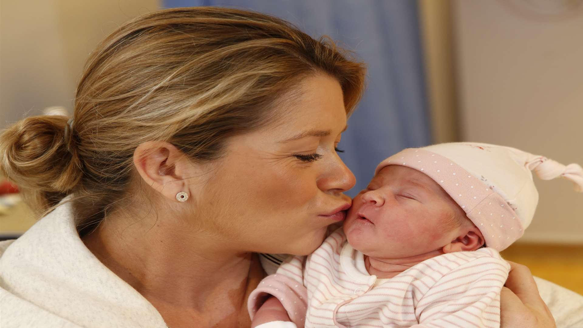 Alana Lee from Harrietsham with baby Nancy Victoria Phillips. Picture: Matthew Walker