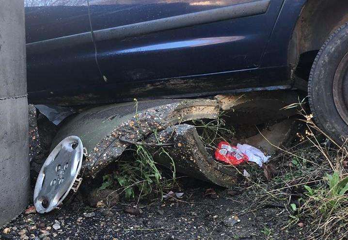 Rubble under a Ford Galaxy