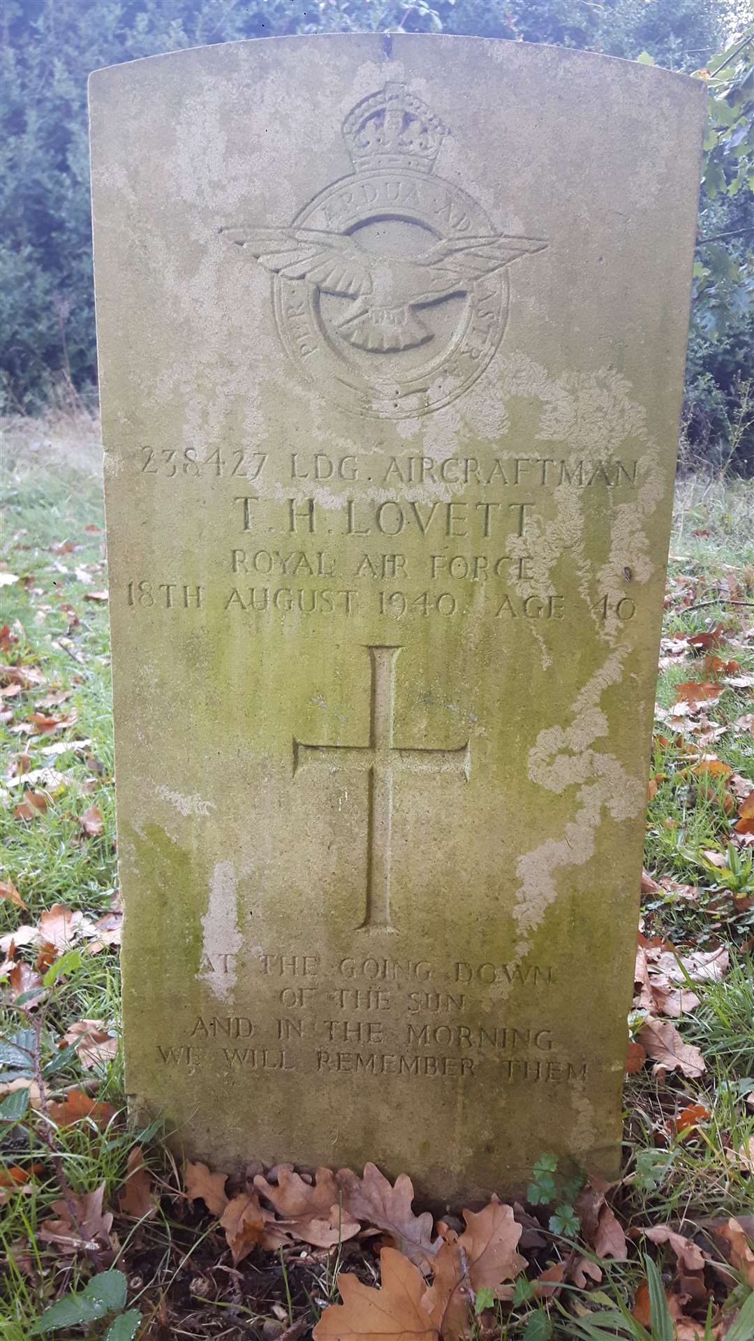 The gravestone of Leading Aircraftman Thomas Lovett in the cemetery at Barming Asylum