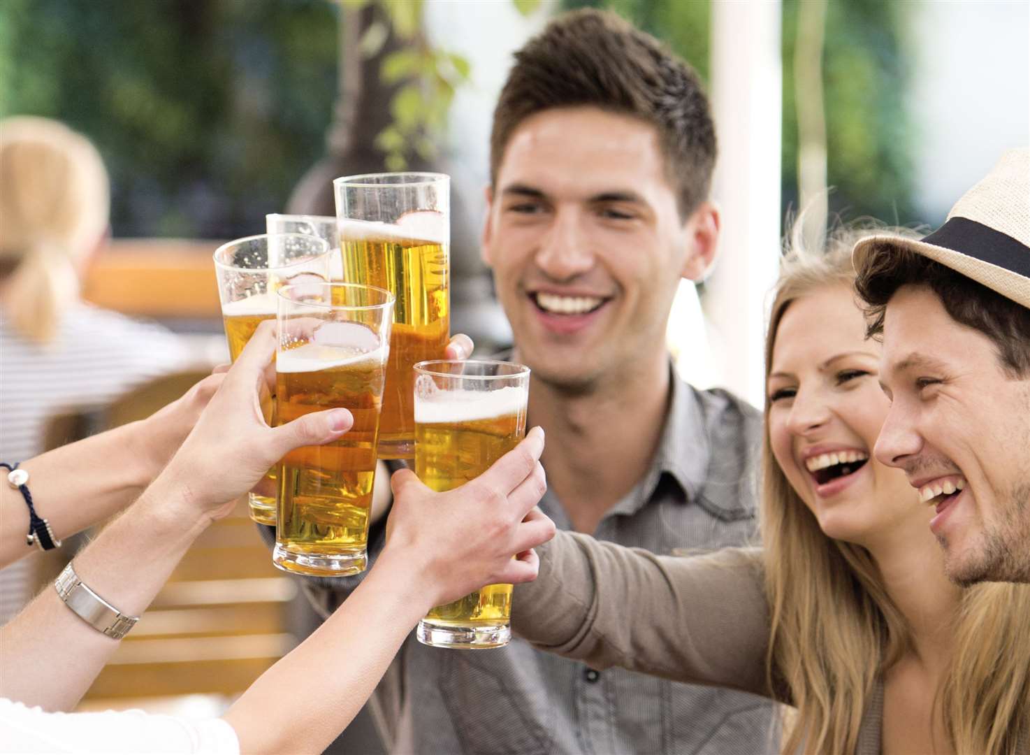 iStockphoto of friends drinking beer