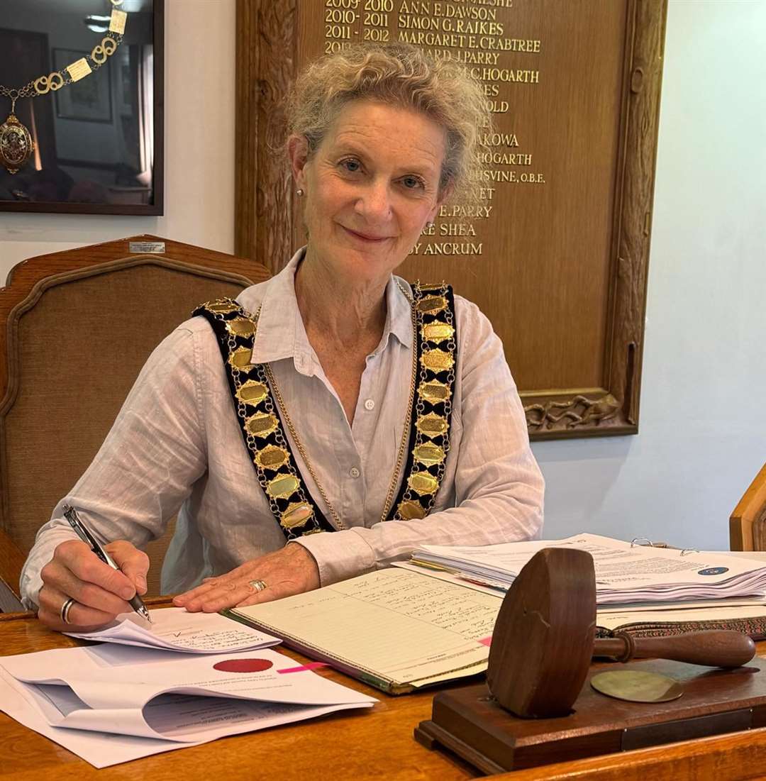 The Mayor of Sevenoaks, Cllr Libby Ancrum