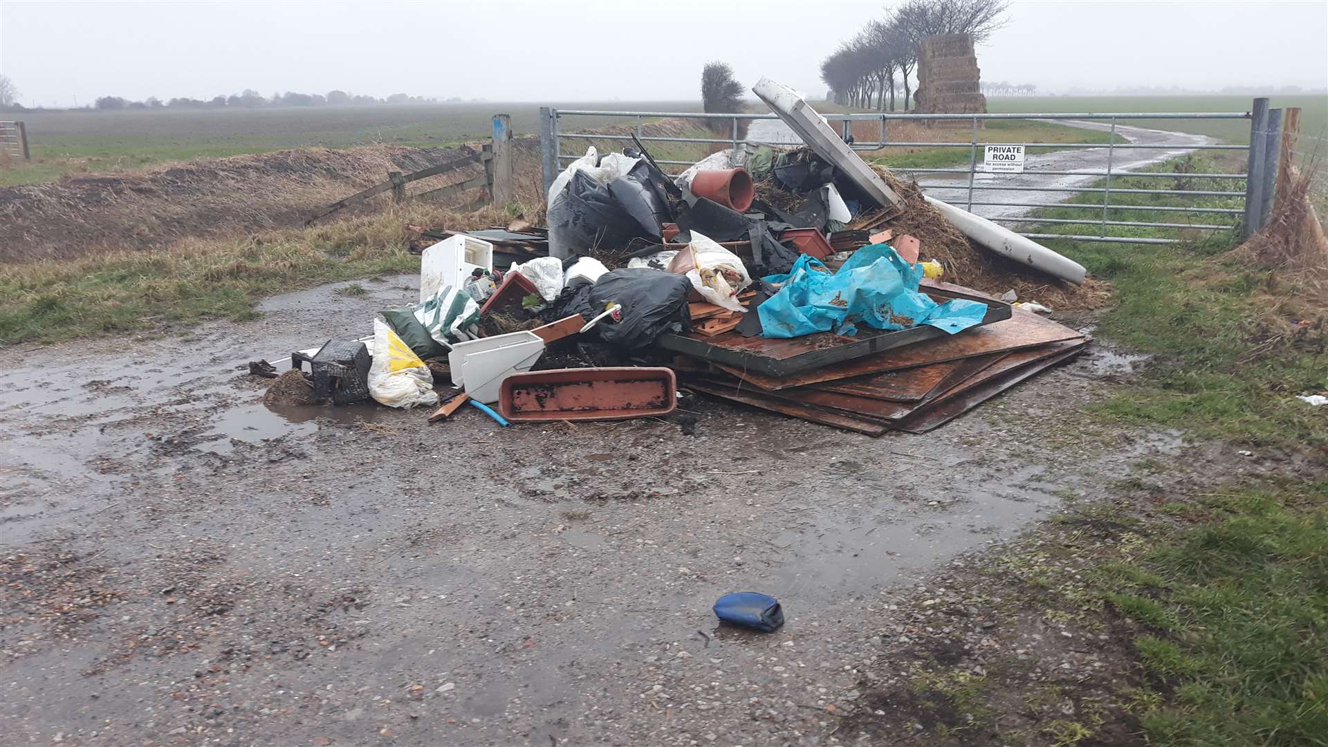 The fly-tip in Beckett Road, Brookland (7362081)