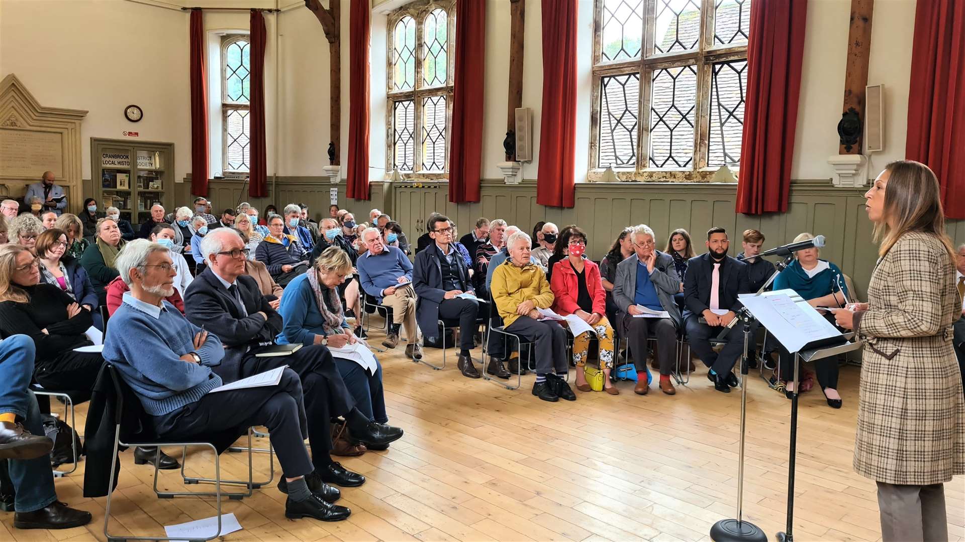 Helen Grant addresses the public meeting in the Vestry Hall