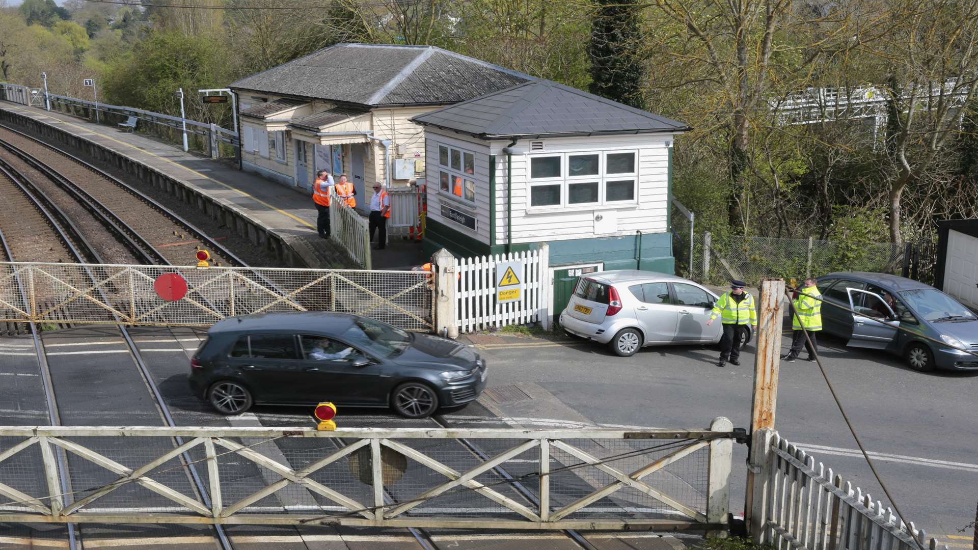 East Farleigh level crossing