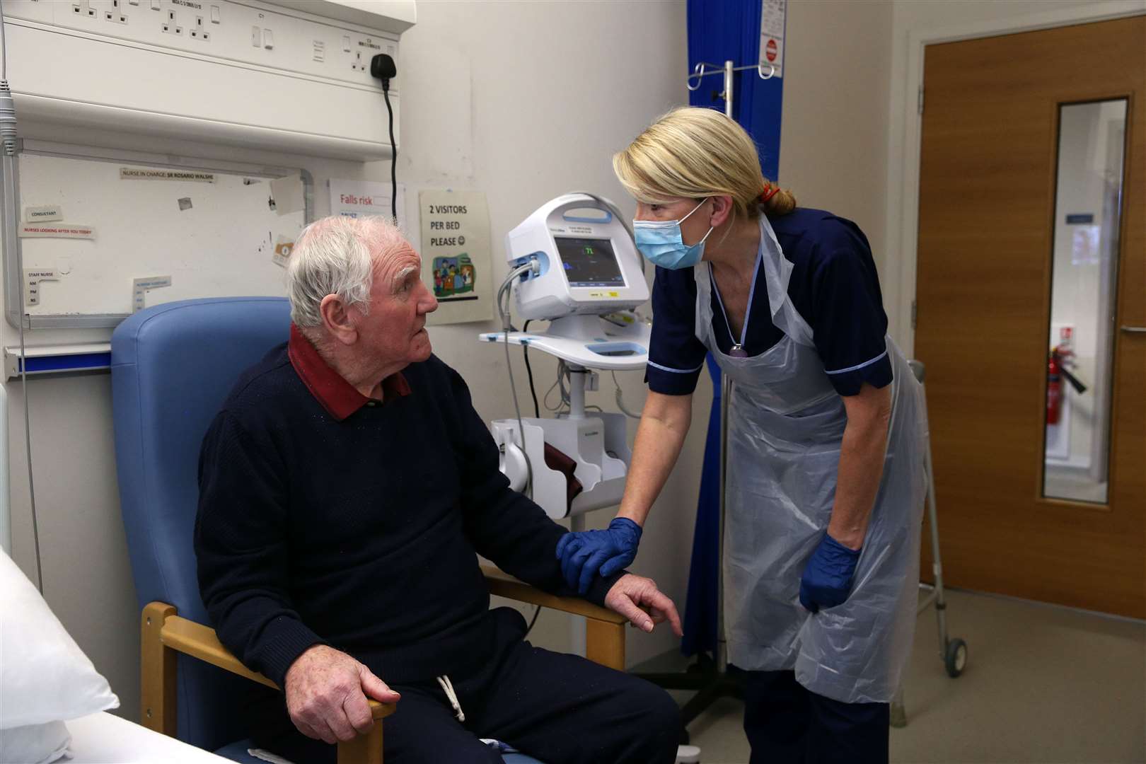 Rosario Walshe with Covid-19 patient Jim Tierney (Andrew Milligan/PA)