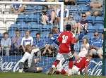 Gary Mulligan can't hook the ball home. Picture: MATTHEW READING