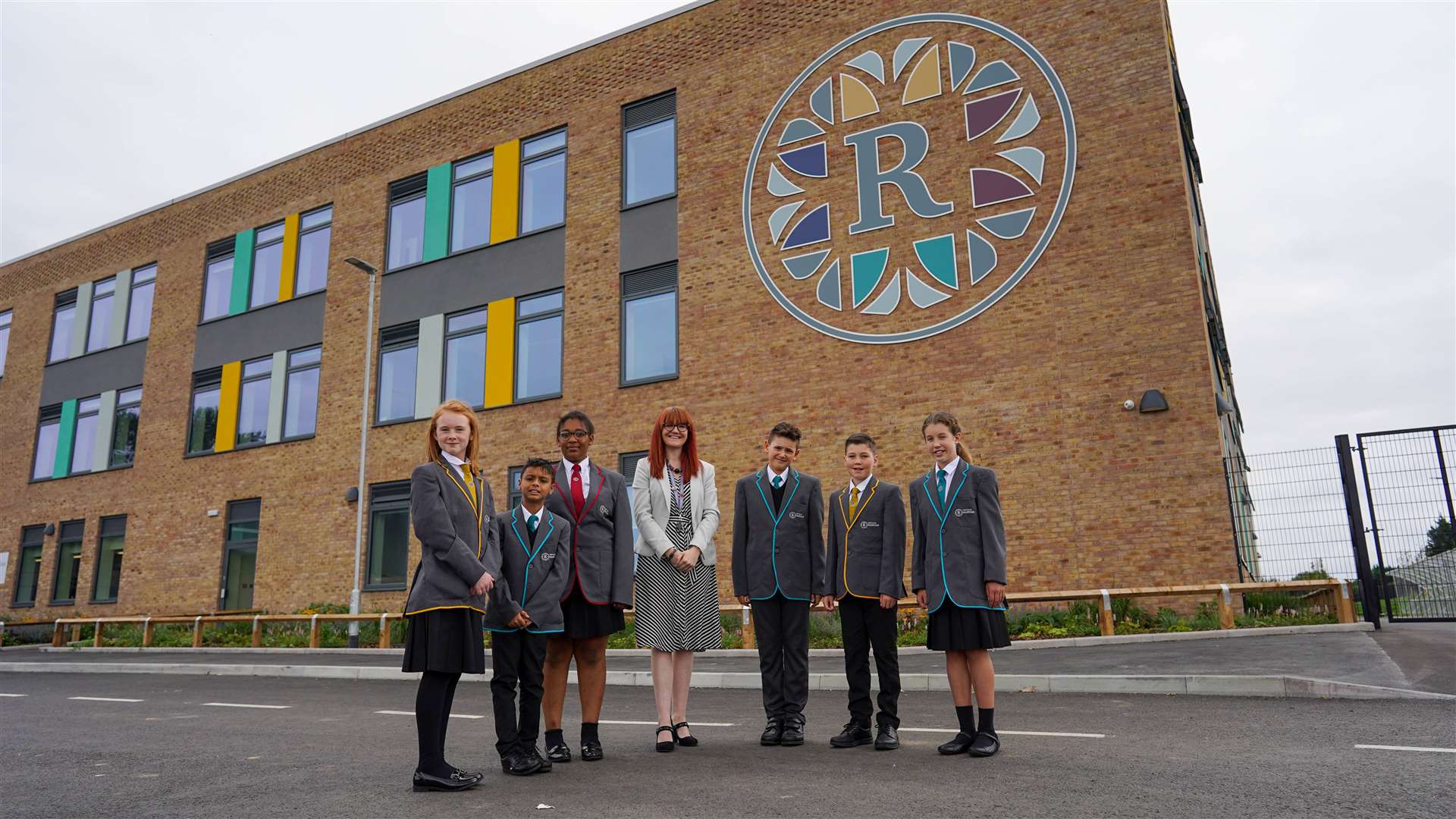 New Rainham School Leigh Academy Rainham Opens To First New Pupils