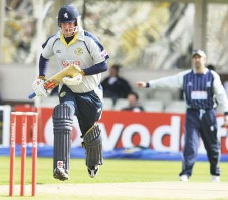 Kent Spitfires captain Rob Key in action