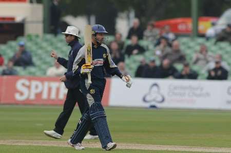 Martin van Jaarsveld celebrates reaching 100 runs. Picture: BARRY GOODWIN