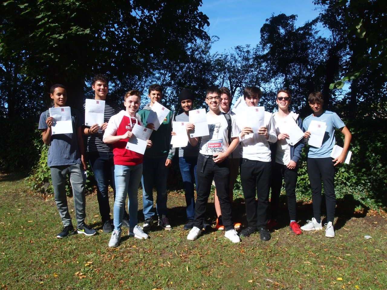 Gravesend Grammar GCSE pupils (15605554)