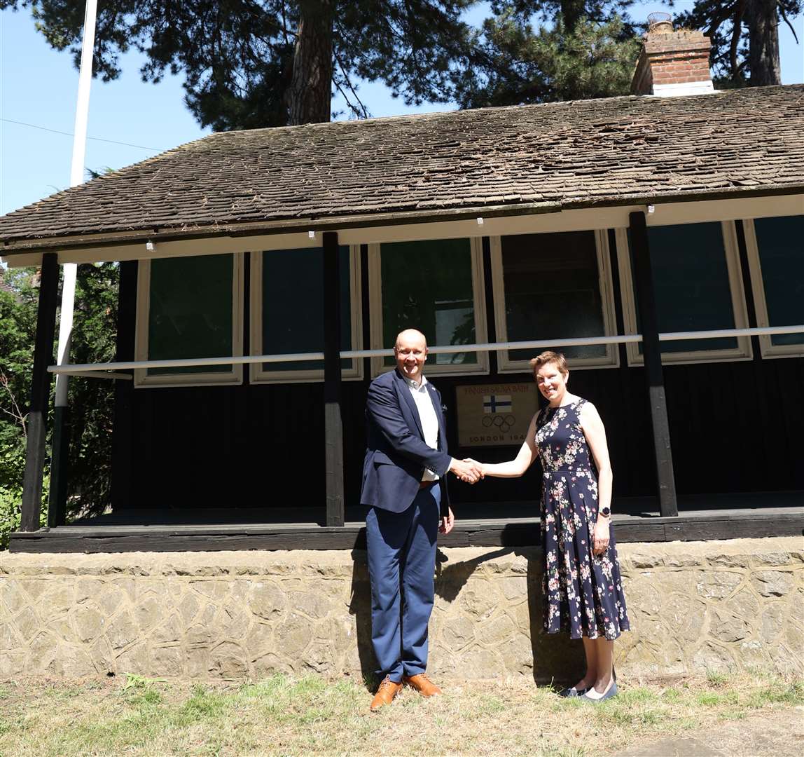 Ambassador Jukka Siukosaari and Tracey Crouch MP at the sauna. Picture: British Sauna Society