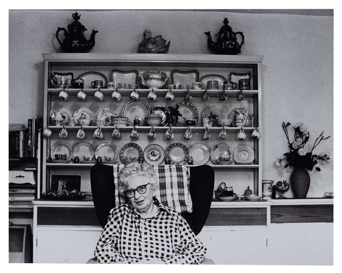 Enid Marx in her home at 39 Thornhill Rd, which has just been honoured with an English Heritage blue plaque (English Heritage/PA)