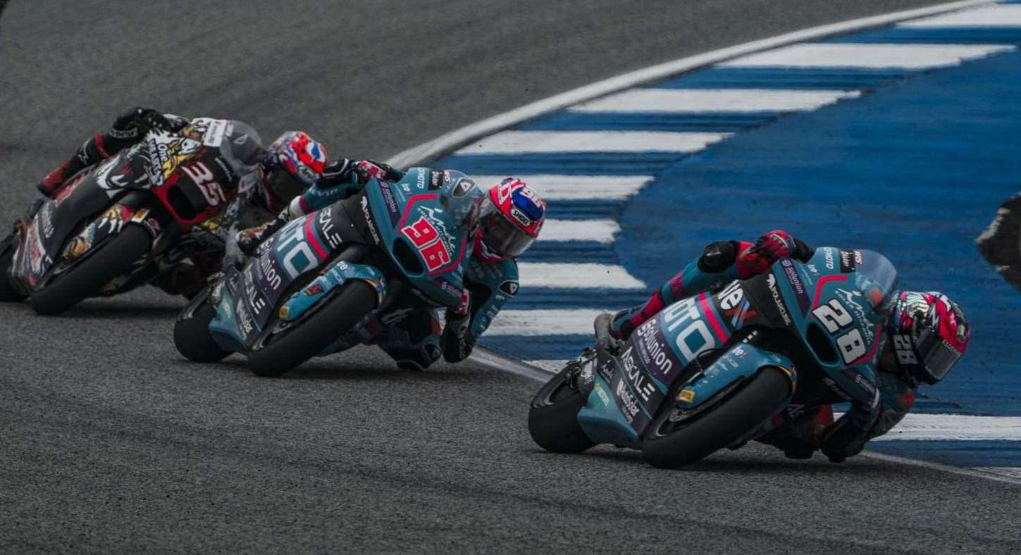 Dover's Jake Dixon (No.96) chases his teammate Izan Guevara (No.28) in the Moto2 Grand Prix of Thailand. Picture: Aspar Team