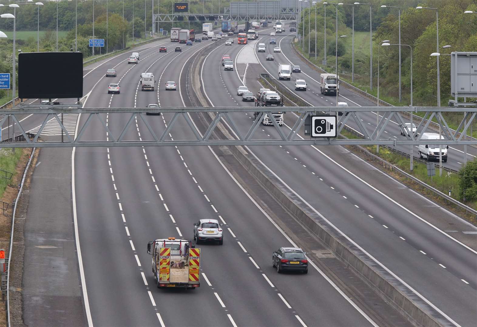 six-miles-of-queues-on-the-clockwise-m25-near-junction-5-after-car