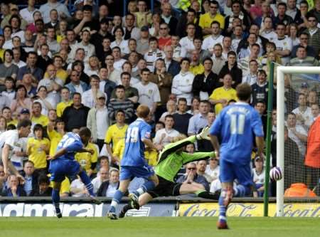 Early hope: Simeon Jackson fires the Gills ahead in the first half. Picture: Matthew Walker