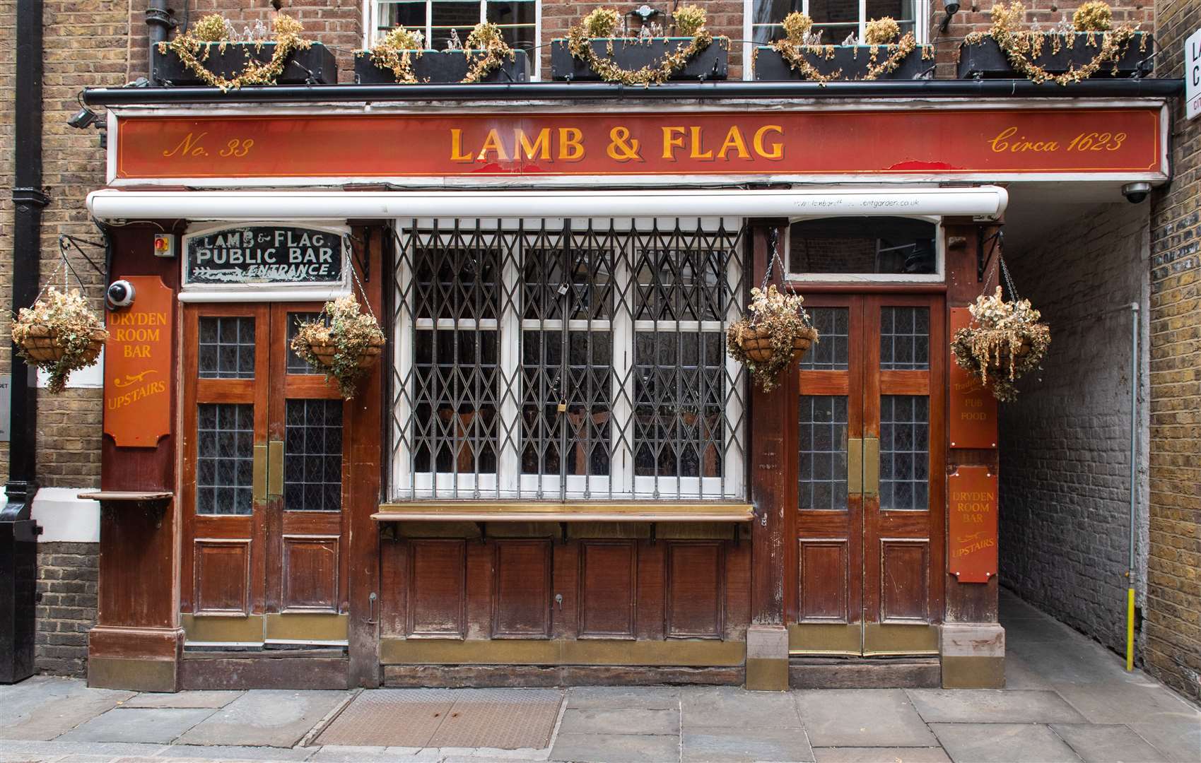 Pubs have been forced to close during the coronavirus lockdown (Dominic Lipinski)