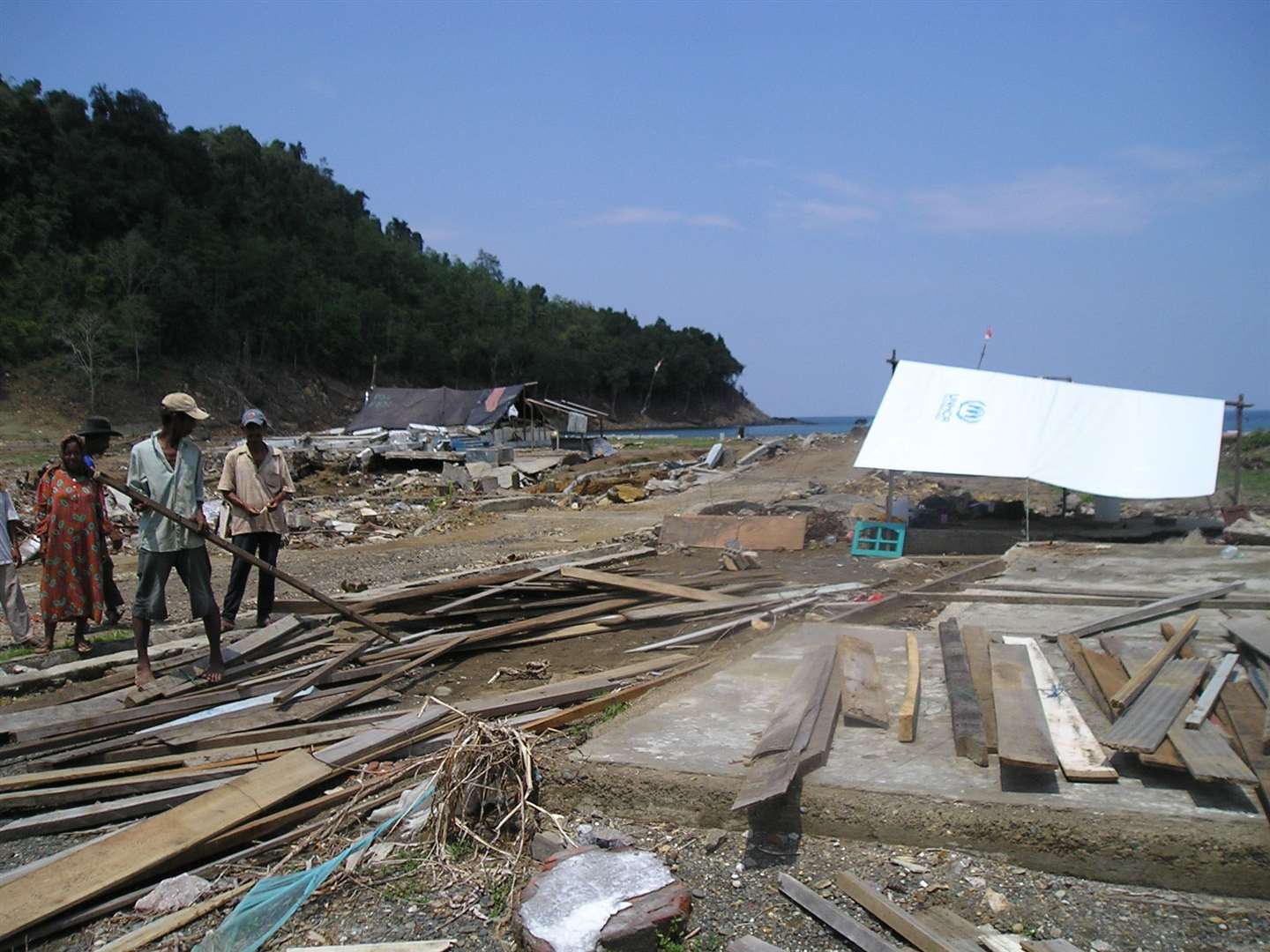 Approximately 230,000 people lost their lives in 14 countries (ShelterBox)