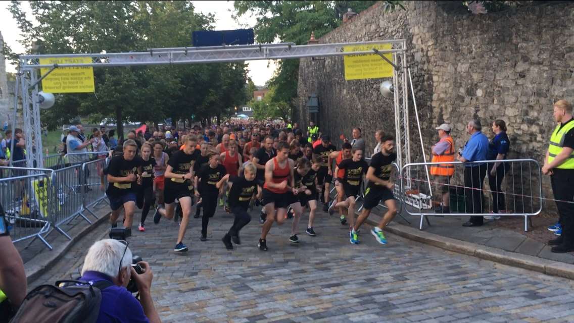 The Medway Mile 2017 gets underway