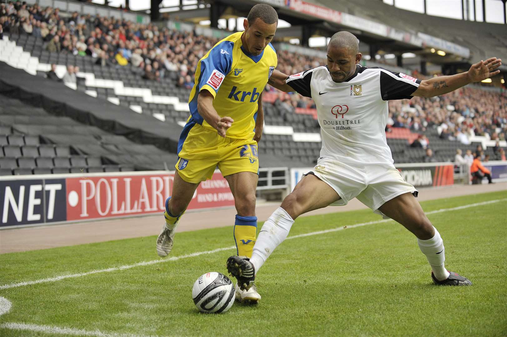 Jason Puncheon (in white) in action for former loan club MK Dons
