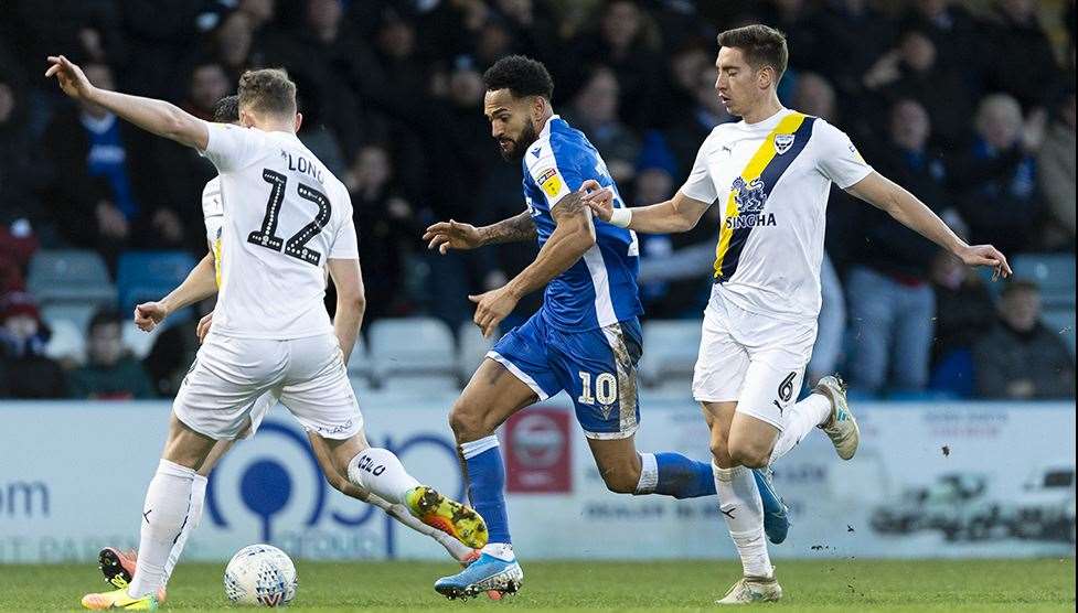 Jordan Roberts takes on the Oxford defence Picture: Ady Kerry (27053649)