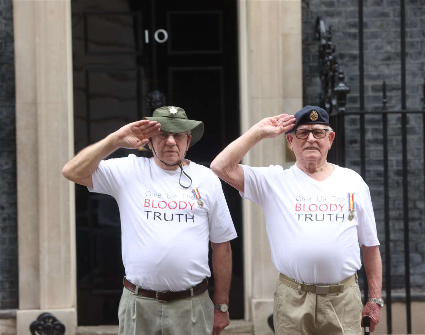 Veterans Terry Quinlan and Brian Unthank outside 10 Downing Street