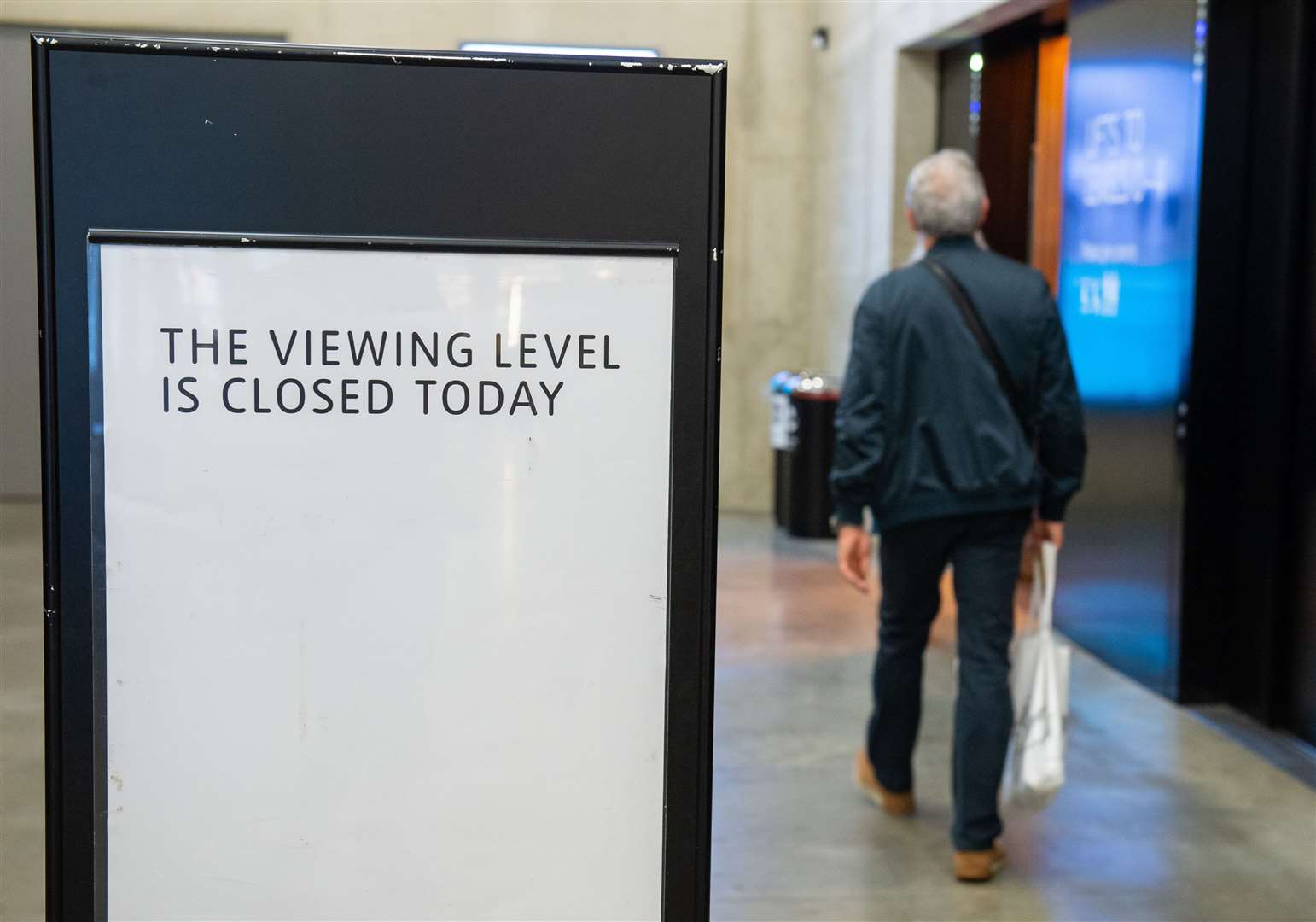 A closed sign at the Tate Modern art gallery (Dominic Lipinski/PA)