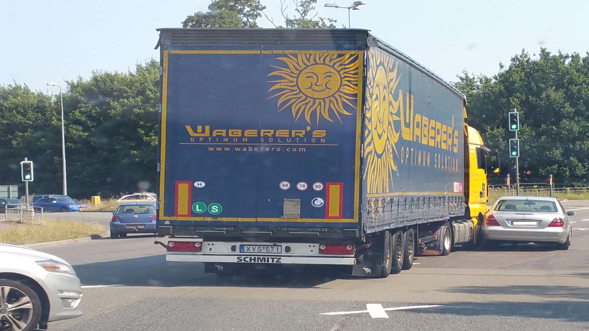 The crash between a lorry and car