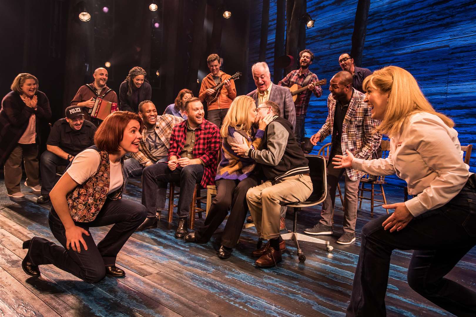 Review Come From Away at the Phoenix Theatre in London's West End