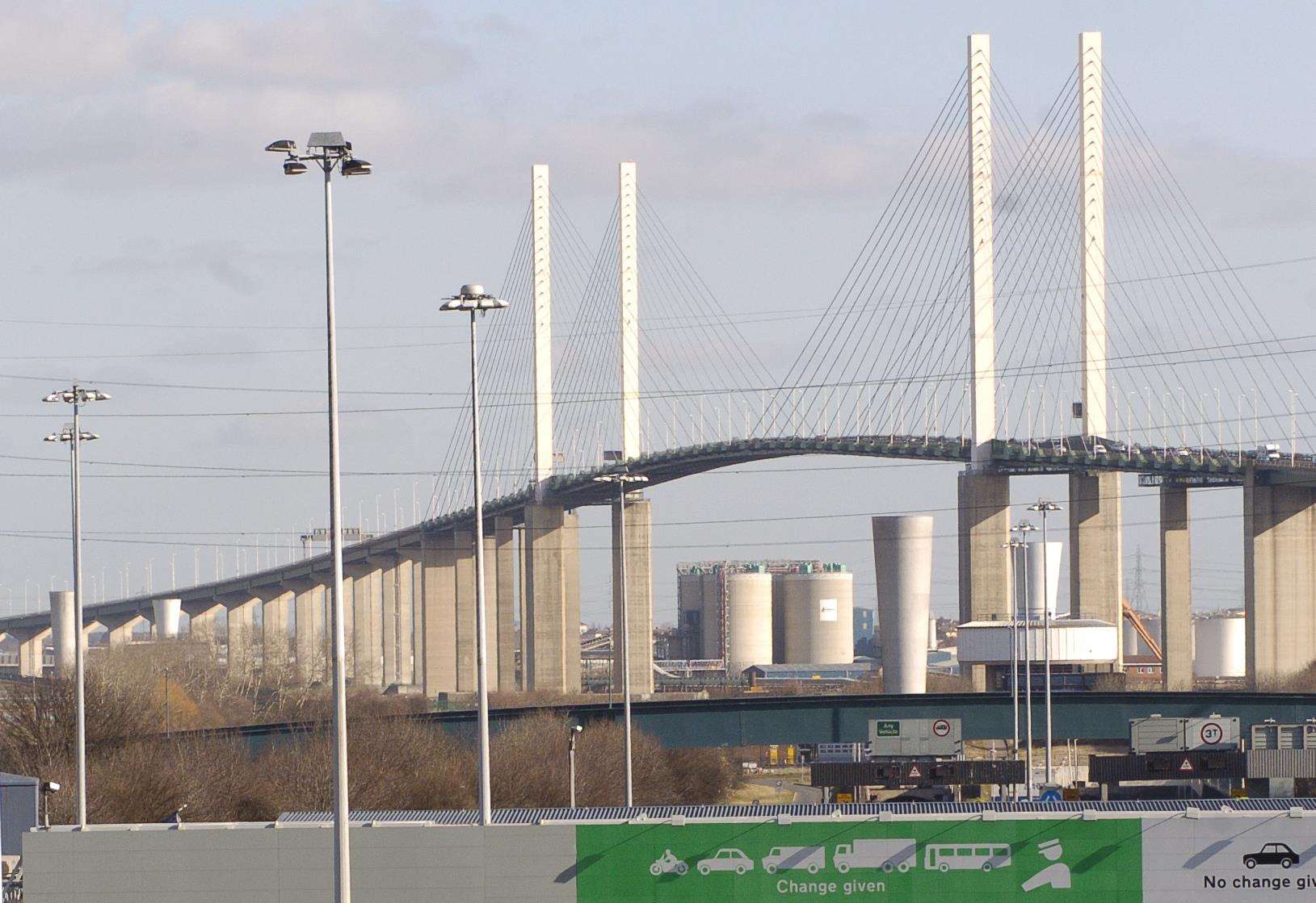 Huge National Grid Transformer To Close Dartford Crossing   P1YIFZ7B4Y2KLUVFYUFS 