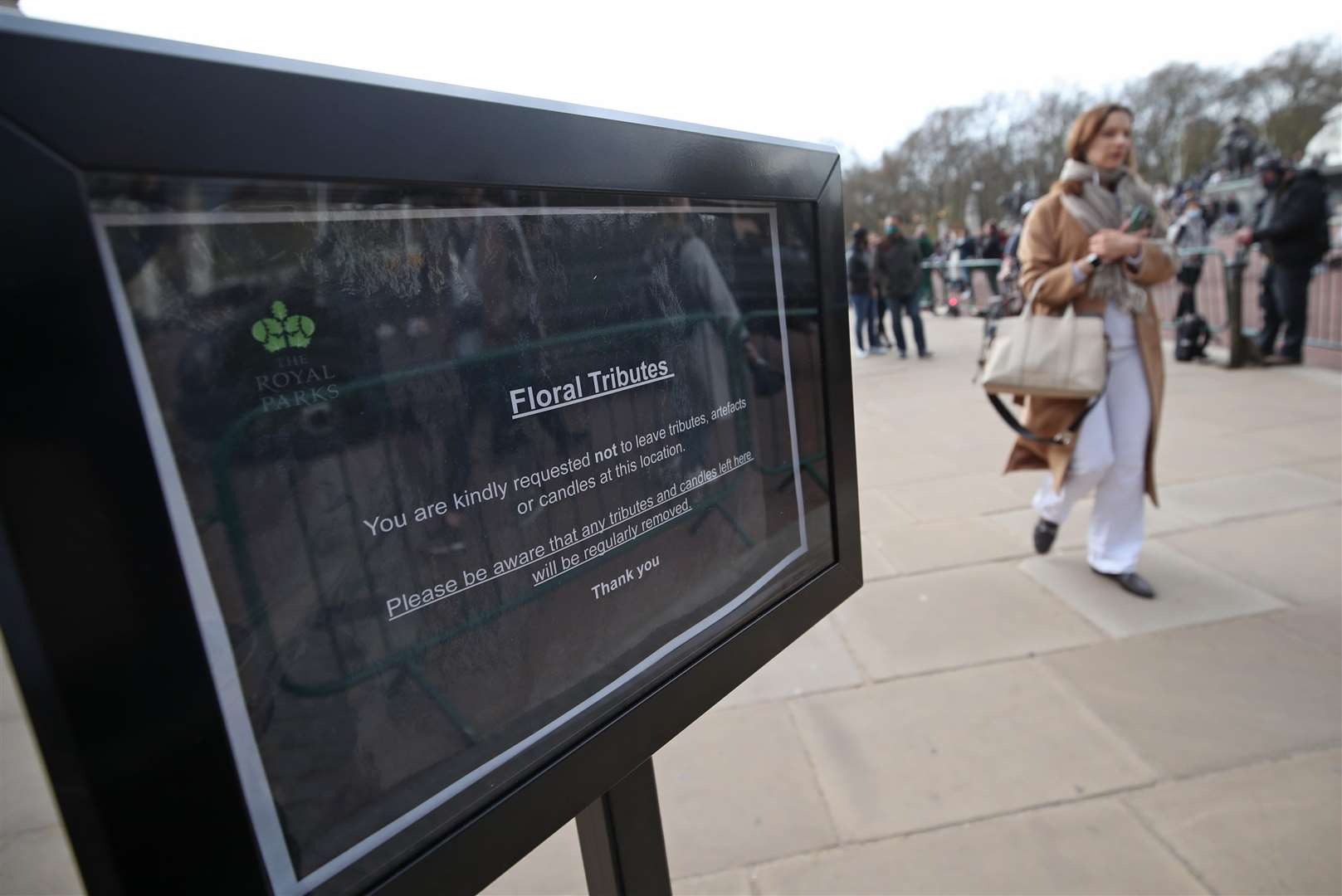 A sign outside Buckingham Palace (Yui Mok/PA)