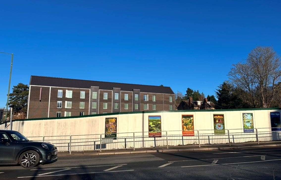 The current site of the formers Farmers pub in London Road, Sevenoaks, has hoardings all around it